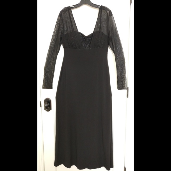 Black distinguished gala dress - Picture 1 of 3